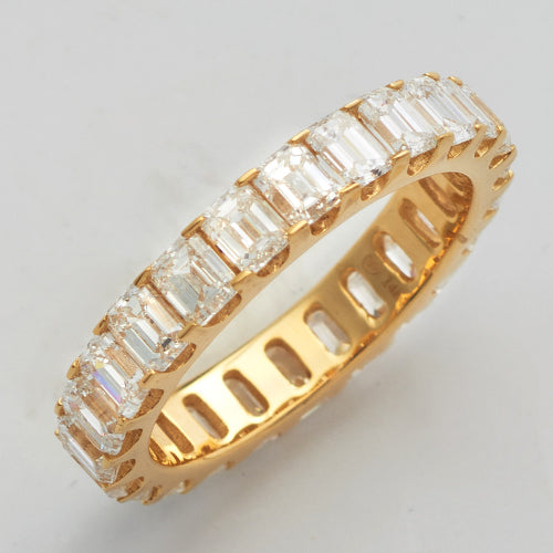 14KY 4.05CTW EMERALD DIAMOND ETERNITY BAND